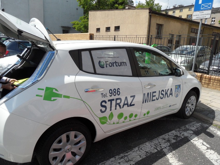 Elektryczne auto dla Straży Miejskiej w Częstochowie [ZDJĘCIA]