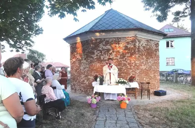 Ksiądz Łukasz Kutera w homilii mówił o życiu świętej Anny i świętego Joachima, rodziców Maryi i dziadków Jezusa Chrystusa