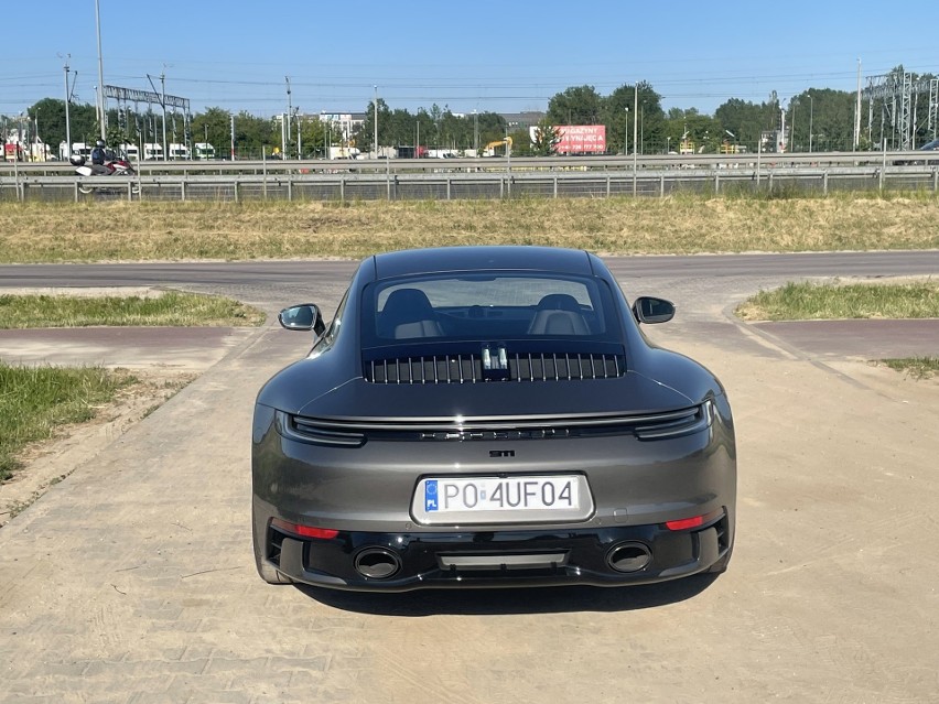 To, że 450-konne Porsche 911 Carrera 4S jest piekielnie...