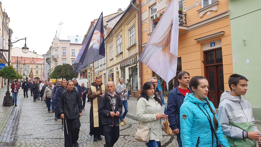 Męski Różaniec w Przemyślu. Fotografie z różnych...