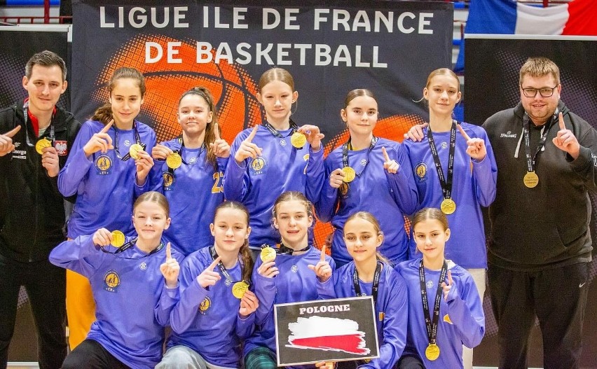Koszykarki  Basket 4Ever  Ksawerów wygrały we Francji. Słowa uznania dla Wiktorii ZDJĘCIA