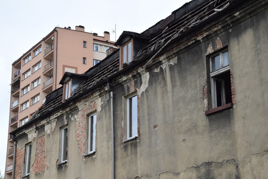 Rybnik: Burzą dworek z ulicy Dworek. Znika kolejny zabytek