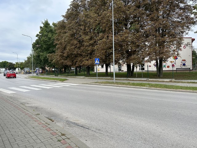 W przypadku Sandomierza wyremontowane zostanie przejście dla pieszych na drodze powiatowej na  ulicy Armii Krajowej, w sąsiedztwie Przedszkola Samorządowego numer 6.