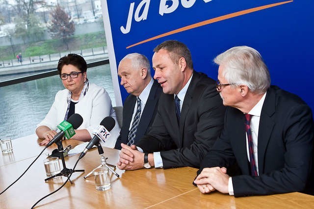 Prezydent Bruski i jego team wytoczyli ciężkie działa - wielkie inwestycje. Prezydent Dombrowicz stanął zaś na ubitej ziemi przy ul. Bruskiej