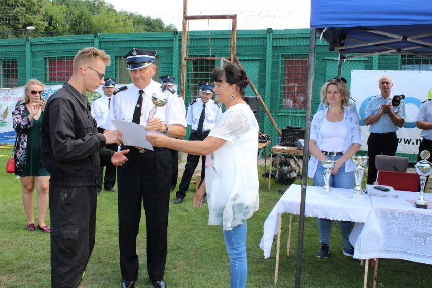 Gminne Zawody Sportowo-Pożarnicze w Dwikozach. Górą gospodarze (ZDJĘCIA)