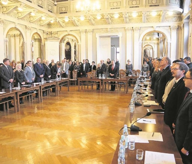 Do sądu dostarczono wczoraj wszystkie karty do głosowania, które trafiły do urn w okręgu nr 3. Analiza potwierdziła, że rzeczywiście brakowało na nich nazwiska jednego z kandydatów do rady