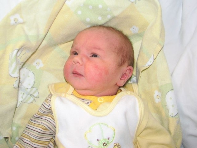 Gabriela Bukowska urodziła się w środę, 19 września. Ważyła 3580 g i mierzyła 57 cm. Córka Katarzyny i Łukasza z Komorowa ma dwóch braci: Krystiana (14 l.) i Alana (8 l.)