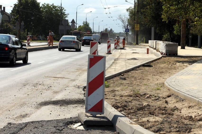 Prace na skrzyżowaniu Kraśnickiej i Bohaterów Monte Cassino...