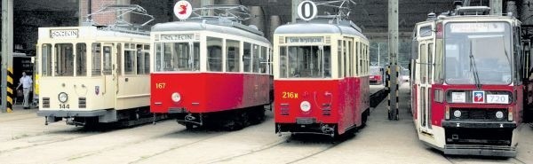 Wagon 105N (pierwszy z prawej) przez długie lata były popularnym środkiem transportu. Taki tramwaj można mieć na własność