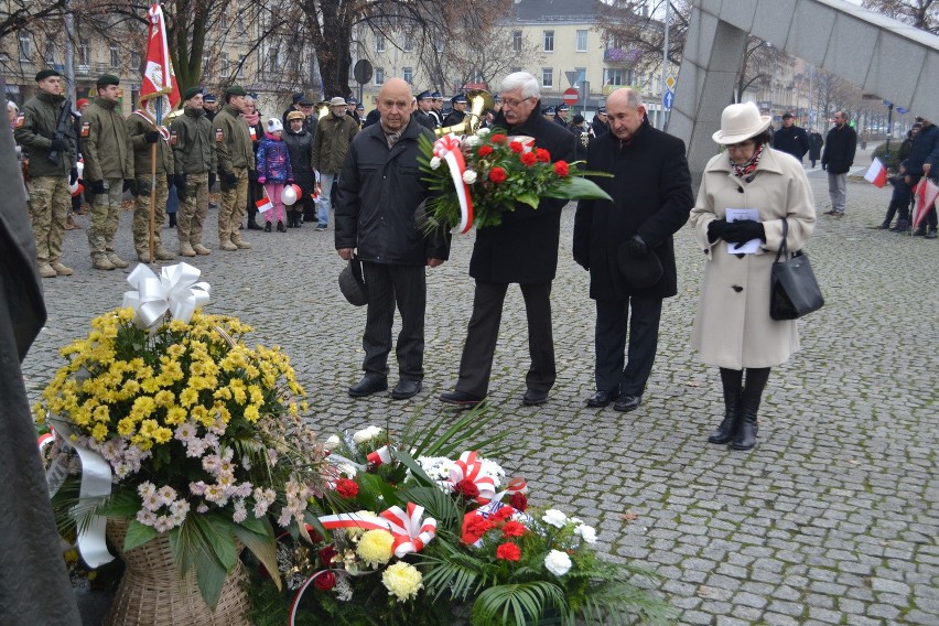 Święto Niepodległości w Częstochowie. Msza święta w Archikatedrze i marsz aleją NMP [ZDJĘCIA]