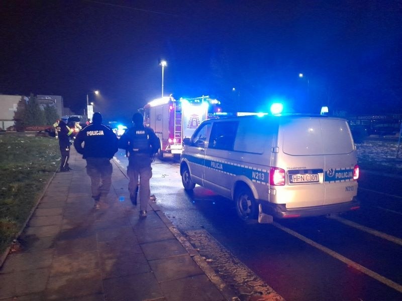 Śmiertelny wypadek w Gdyni. Zginęła 19-latka. Kierowca miał we krwi alkohol i narkotyki. ZDJĘCIA 23.11.2022 r.