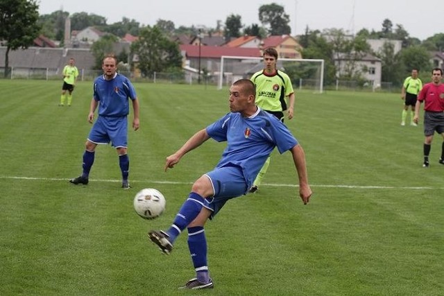 Olimpia Zambrów poradziła sobie z Huraganem i zagra w II lidze