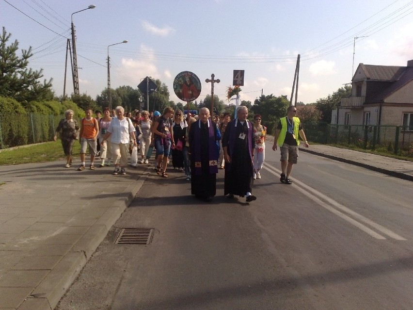 Pielgrzymi wyruszają dziś do Częstochowy (zdjęcia, video)