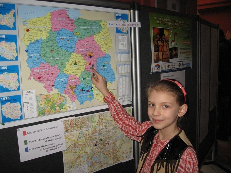 - A ja jestem z Radomia – pokazuje na mapie Ania Umięcka,...