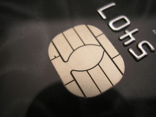 Z kart kredytowych trzeba korzystać umiejętnie