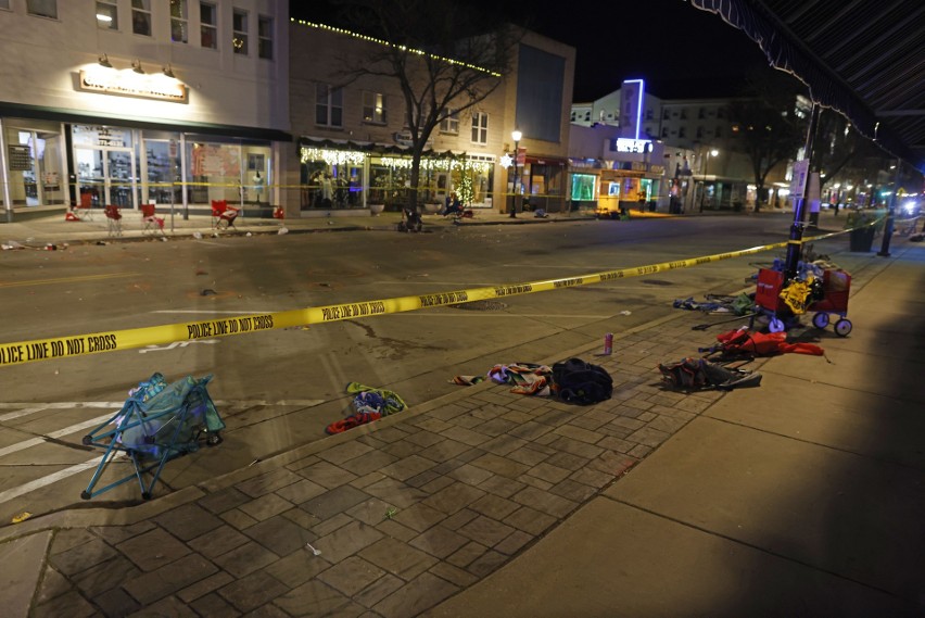 USA: masakra podczas parady bożonarodzeniowej w Waukesha. Sprawcą masakry jest Darrell Edward Brooks, raper znany jako MathBoi Fly