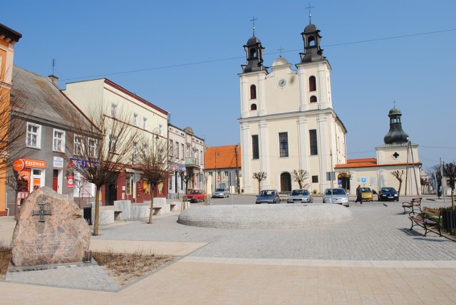 mieści się w centrum Kcyni, rzut kamieniem od Rynku