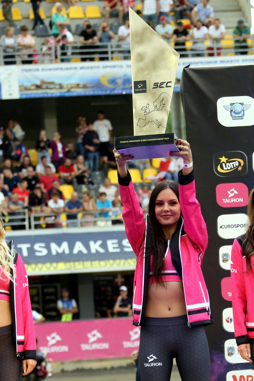 Tauron SEC Grirls, czyli piękne podprowadzające na Stadionie...