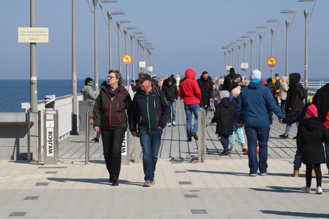 Przedświąteczny spacer po plaży i molo w Kołobrzegu