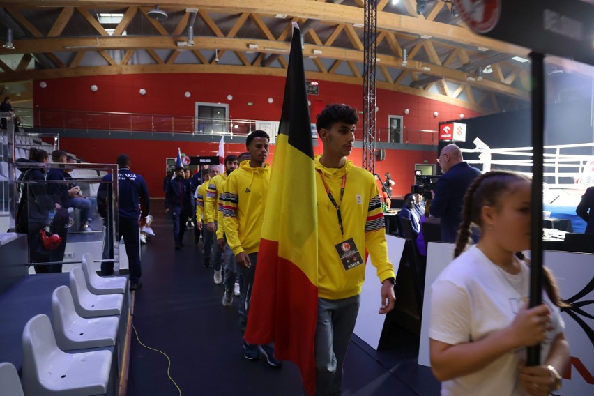 Uroczyste otwarcie XI Memoriału Leszka Drogosza w Chęcinach. W turnieju rywalizuje ponad 100 pięściarzy z 12 państw. Zobacz zdjęcia