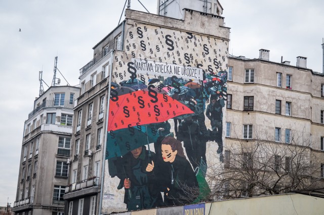 Warszawa, mural na Pradze, „Martwa dziecka nie urodzę" - Marta Frej