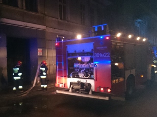 W piątkowy wieczór kieleccy strażacy działali w budynku, który mógł eksplodować