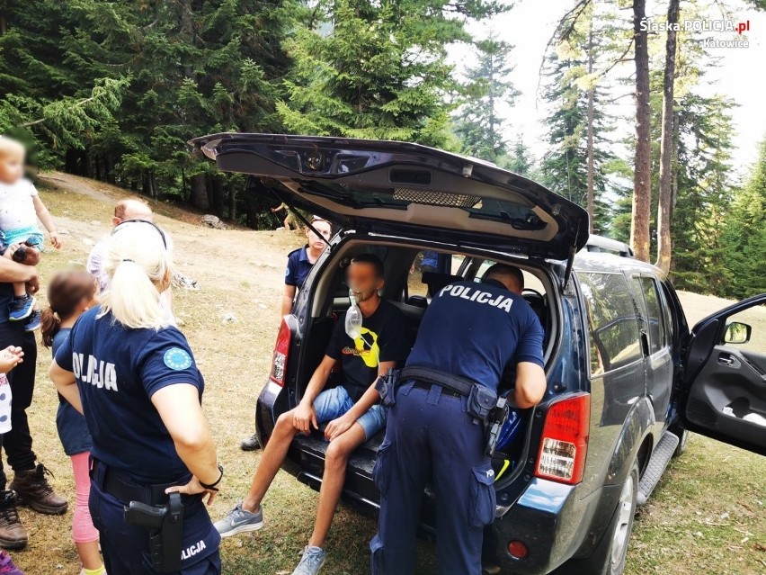 Śląscy policjanci w Kosowie uratowali tonącego w jeziorze...