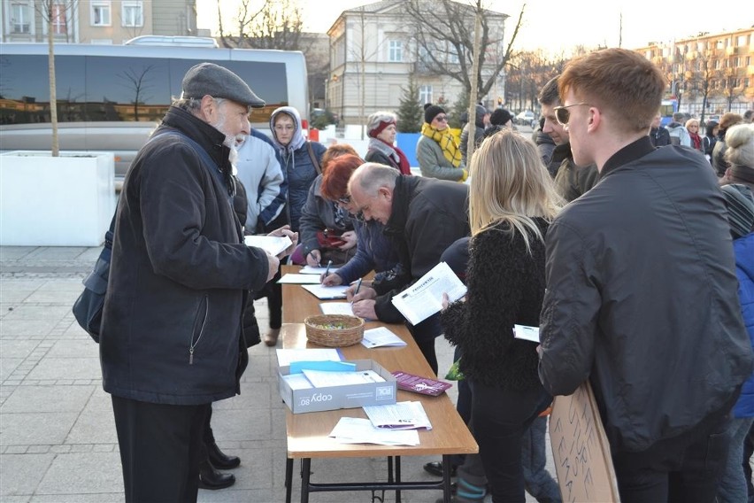 Częstochowa: Antyrządowa manifestacja w Dzień Kobiet