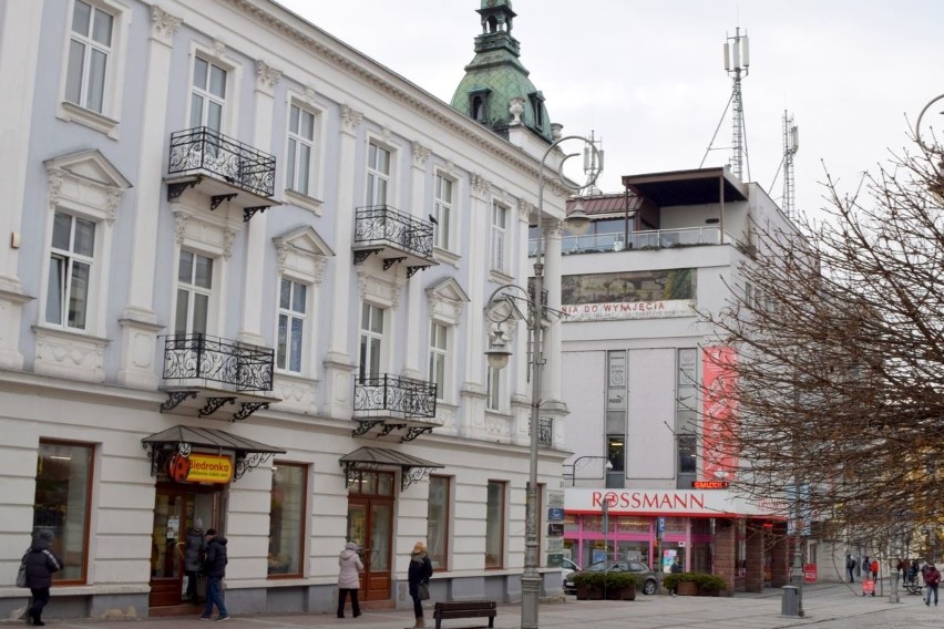 W Kielcach drugim ważnym obiektem w którym działa market...