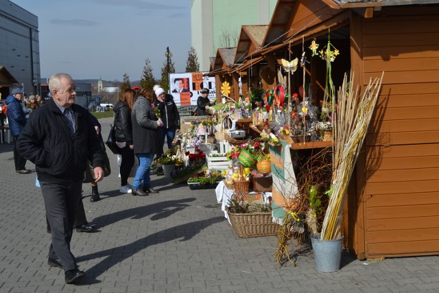 Przy kinie Centrum trwa wielkanocny jarmark