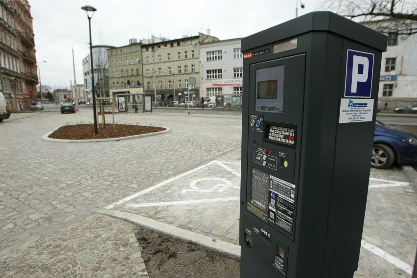 Parking na ul. Mieszka I w pobliżu pl. Bema