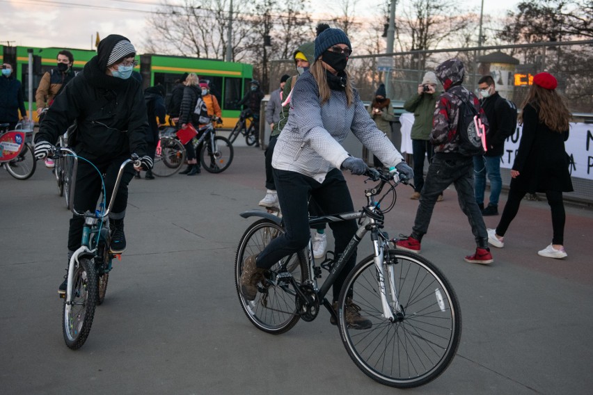 "Rowerem po aborcję" - z takim hasłem 8 marca aktywiści...