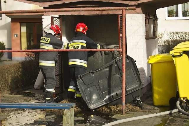 W jednym ze śmietników palił się człowiek. Z poparzeniami zajmującymi około 70 procent powierzchni ciała trafił do jednego z toruńskich szpitali.