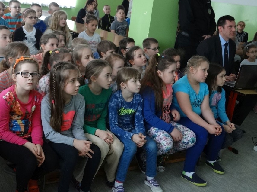 W szkołach w Tarnobrzegu trwają spotkania w ramach kampanii „Zatrzymaj się i żyj”