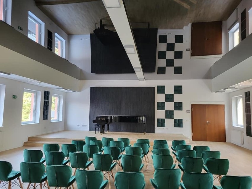 Budynek szkoły muzycznej w Zgierzu jak nowy - zrealizowano dużą inwestycję za 13 mln zł ZDJĘCIA
