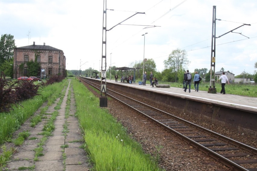 2011.05.16 dabrowa gornicza dworzec pkp kolejowy zniszczony...
