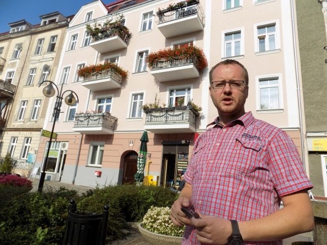 - Remontując kamienice na deptaku odtworzyliśmy także wygląd starych balustrad na balkonach - mówi Bartosz Lutycz.