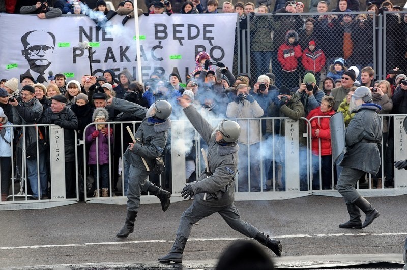 Pacyfikacja szczecińskiej stoczni: inscenizacja