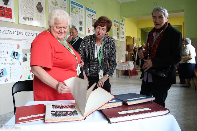 Zespół Szkół Centrum Kształcenia Rolniczego w Starym Brześciu obchodził 90-lecie istnienia. Uroczystości rozpoczęły się od mszy koncelebrowanej przez księży absolwentów na dziedzińcu szkoły. Po programie artystycznym i części oficjalnej wszyscy udali się do budynku głównego na zwiedzanie i spotkania klasowe. Po obiedzie rozegrano mecz piłki nożnej, a dzień zakończono balem absolwenta w „Tawernie”.