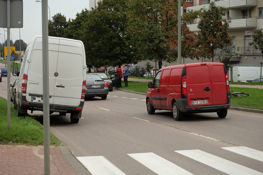 Po godz. 10 na skrzyżowaniu Żeromskiego z Zachodnią na Nowym...