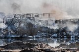 Rozbrajają ekologiczną bombę w Nowinach! W czwartek, 22 kwietnia Ruszyła wywózka niebezpiecznych odpadów z pogorzeliska (WIDEO)