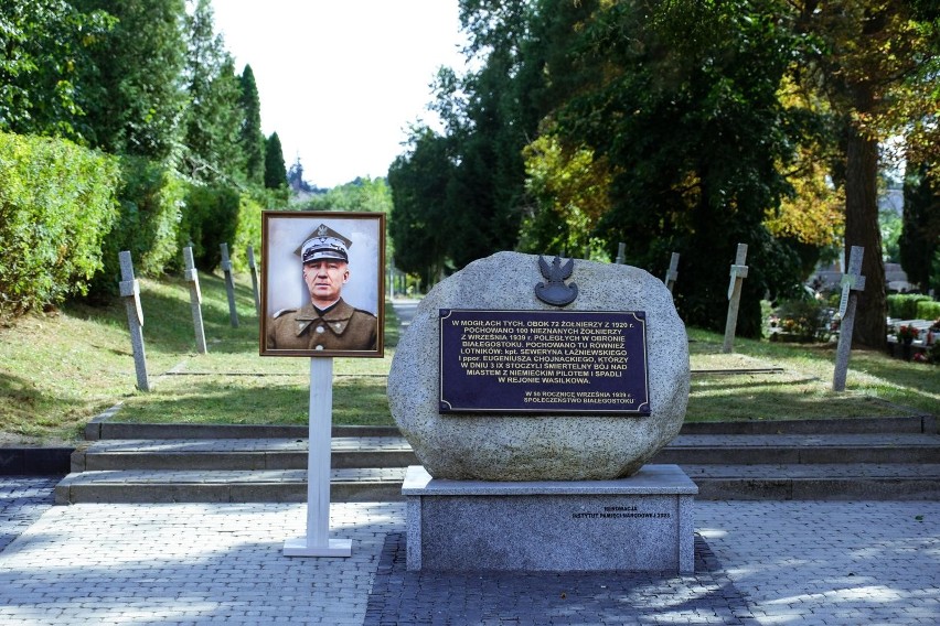 Pomnik upamiętniający gen. Ludwika Kmicic-Skrzyńskiego