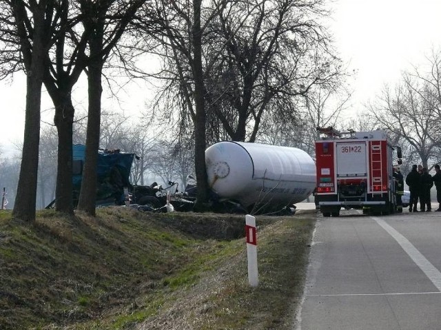 Zdjęcie ilustracyjne. Pod Włocławkiem - z wyciekiem glikolu - walczy 5 jednostek straży pożarnej.