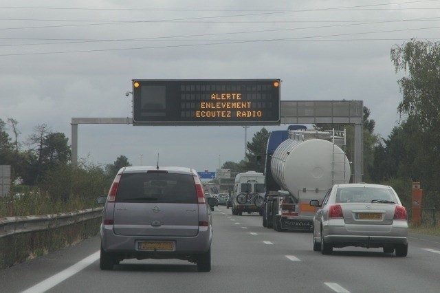 Child Alert na autostradzie we Francji
