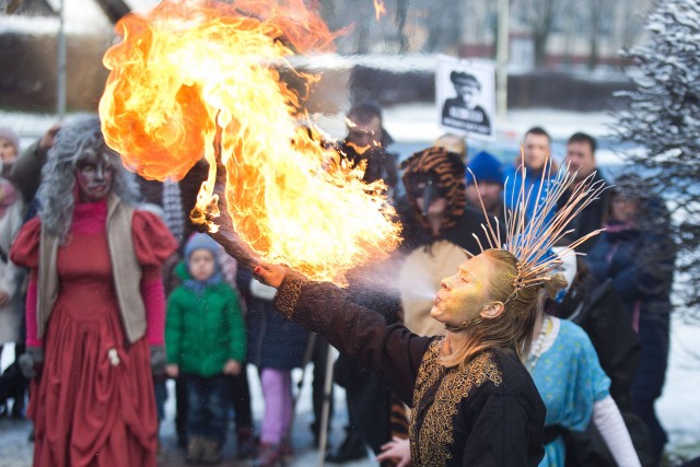 Aktorzy Teatru Korkoro dosłownie rozgrzewali publiczność