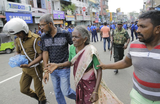 Terroryści uderzyli w kościoły katolickie i hotele na Sri Lance. Ponad 150 ofiar