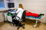 Nowa karetka i ponad sto nowych łóżek dla pacjentów. Szpital psychiatryczny w Rybniku z sprzętem za ponad 3,7 mln zł