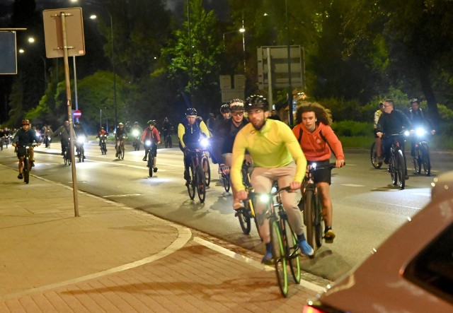 Rowerzyści mieli do pokonania 20 km. W piątek wieczorem wyruszyli spod Muzeum Narodowego