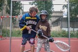 Lacrosse na Orliku. Szybka gra z indiańskim rodowodem [zdjęcia, film]