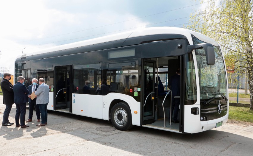 Miejski Zakład Komunikacji testuje właśnie autobus marki...